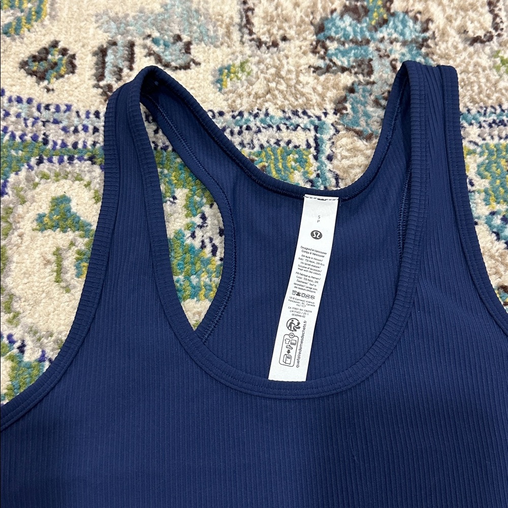 lululemon tank - Picture 2 of 3
